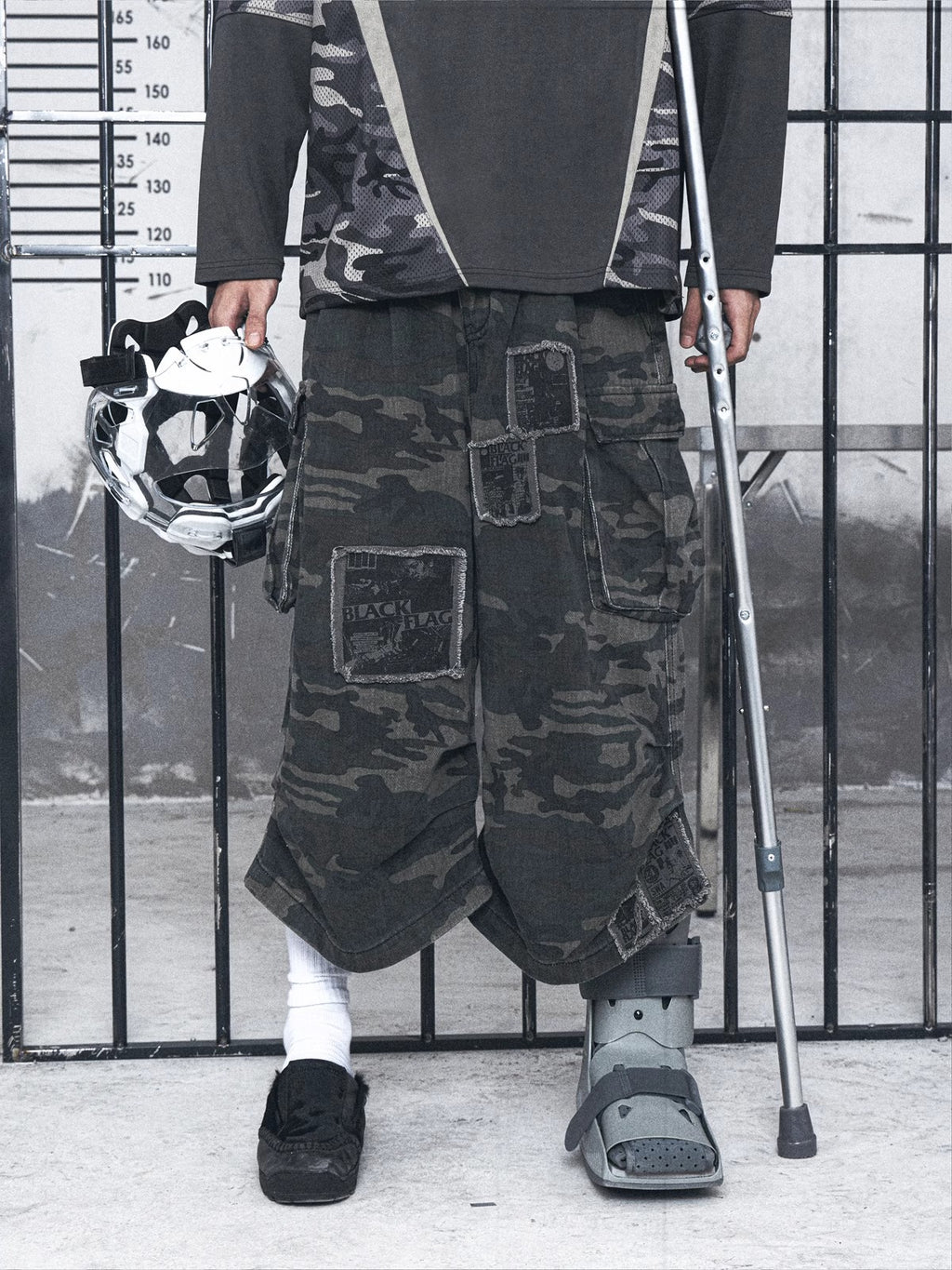 ウォッシュド加工の大きなポケット迷彩柄のパーソナライズされたパッチ生地のセブンクォーターパンツバギーパンツ