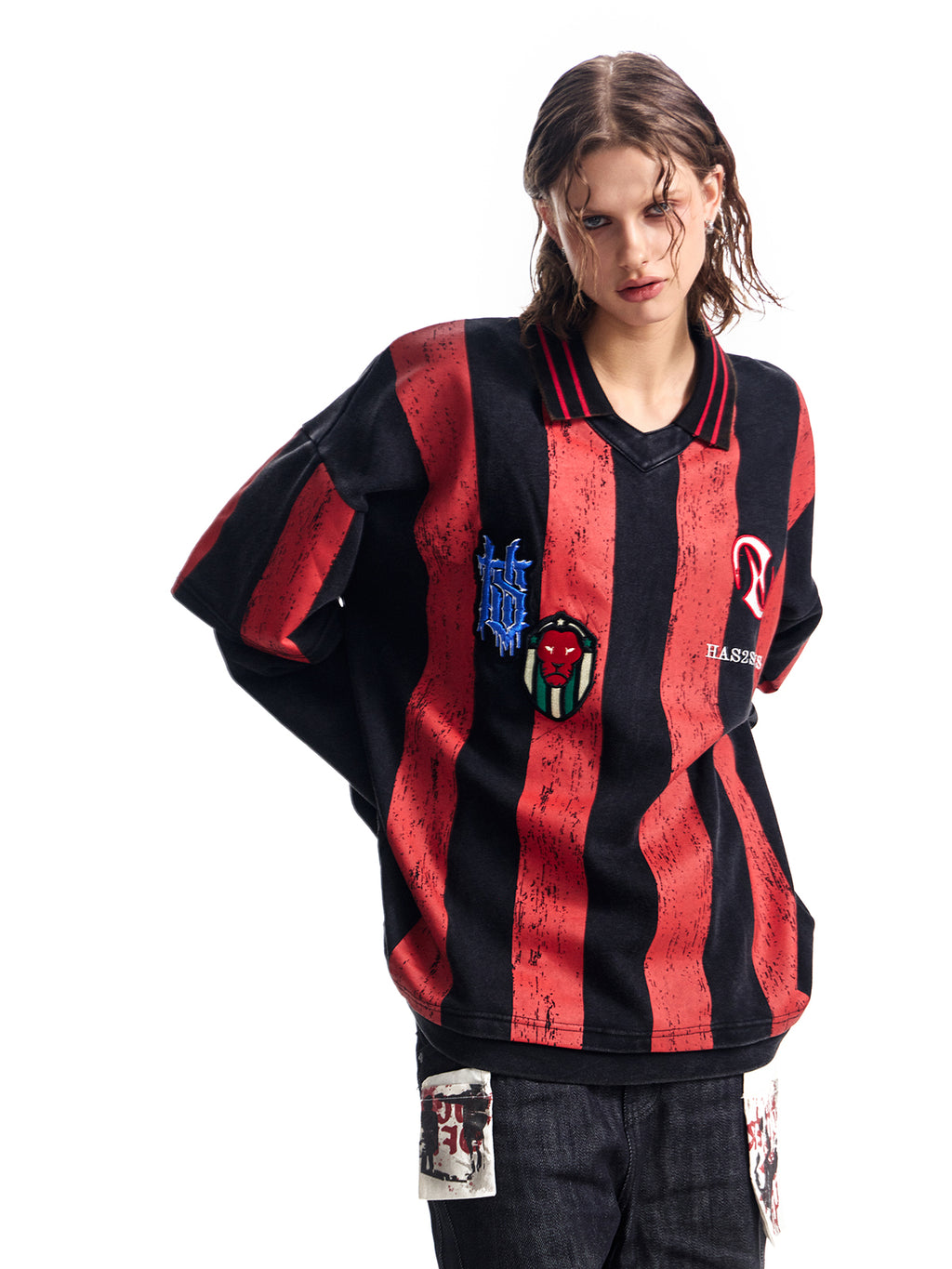 フェイク長袖粘着プリント立体刺繍トップス、洗いざらしカラーボール服