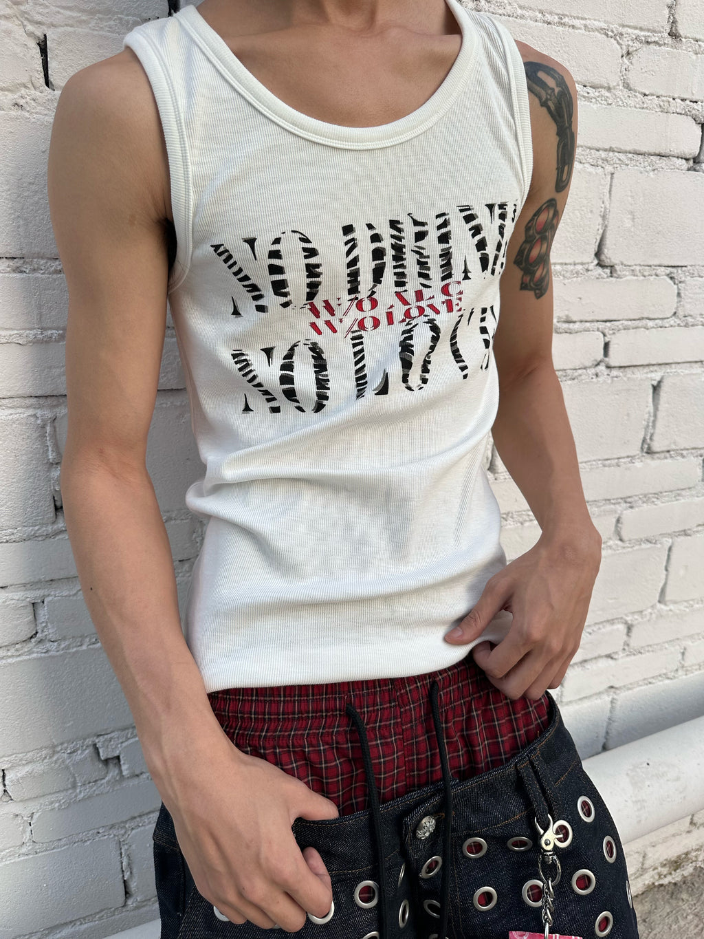 HAS2SONS N.D.N.G Letter Print Slim Sleeveless Tank Top, Street Inner Wear 090