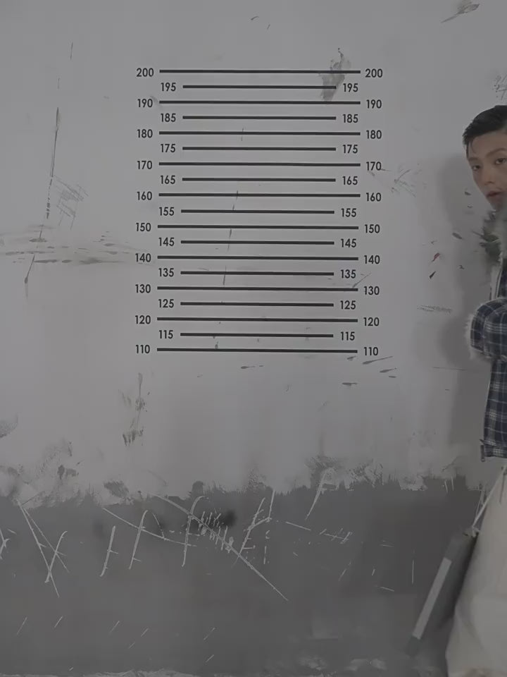 手描きのスプレー塗装の厚い青いチェック柄のラムヘア ジャケット、毛皮の襟のフード付きジャケット、冬